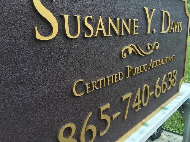 Susanne Davis Accountant Black Gold Sign